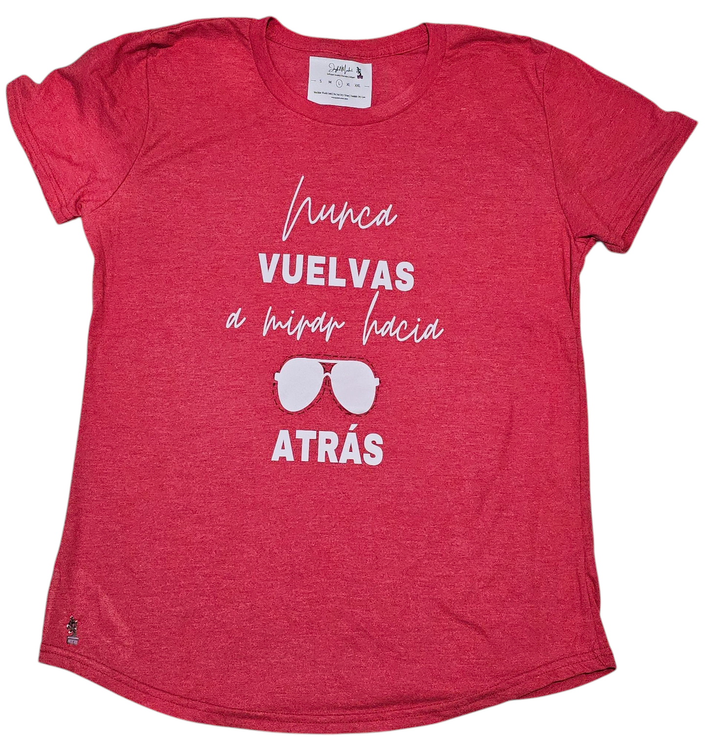 Nunca vuelvas a mirar a hacia atras, woman's fitted shirt great for you or a gift a unique shirt featuring intricate stitching details, adding a touch of texture to a classic design.