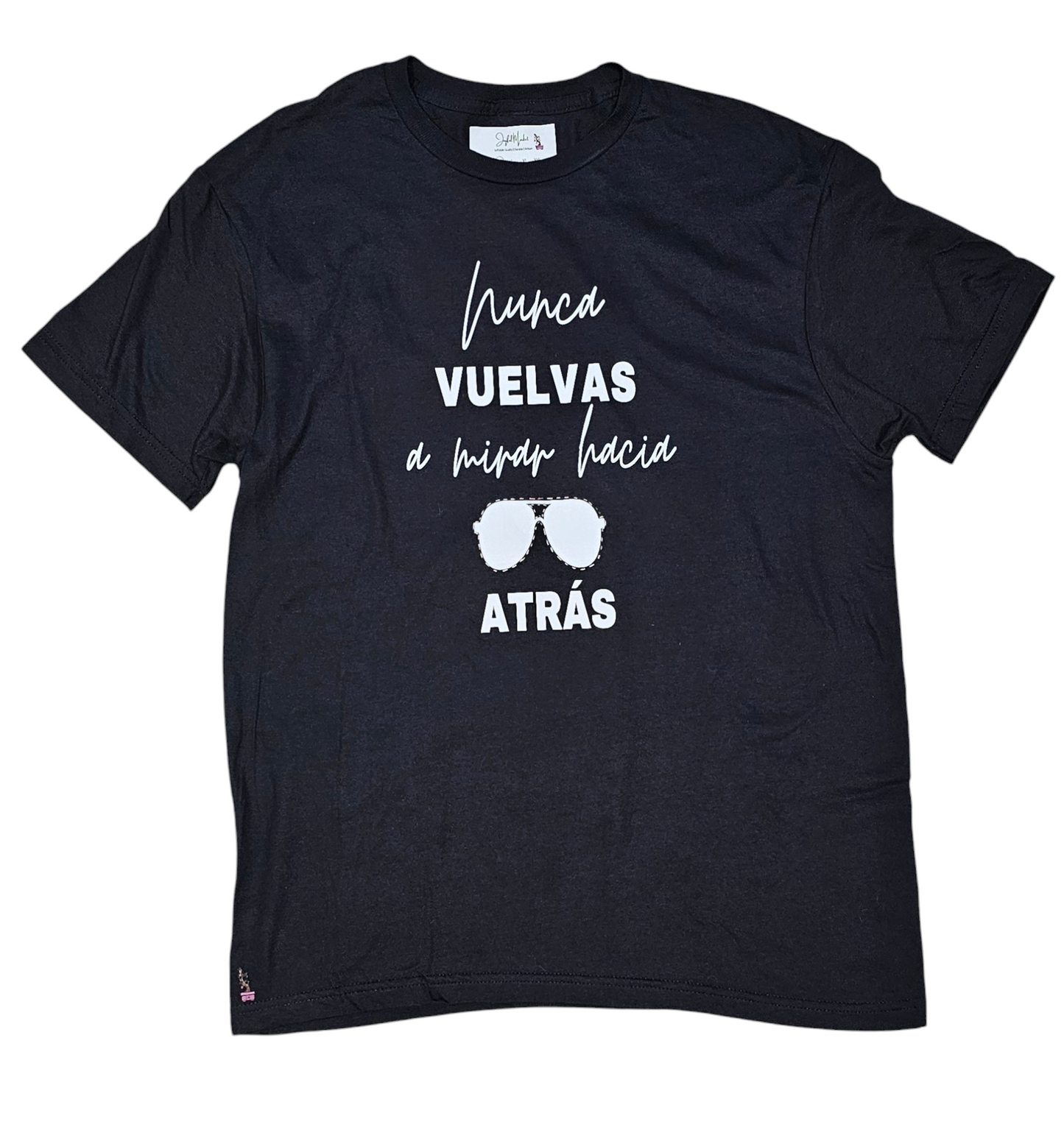 'Nunca vuevas a mirar hacia atras" (Never look back) "A unique shirt featuring intricate stitching details, adding a touch of texture to a classic design."